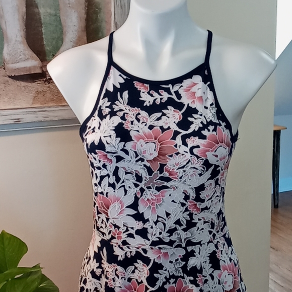 Snap Sundress - Picture 2 of 4